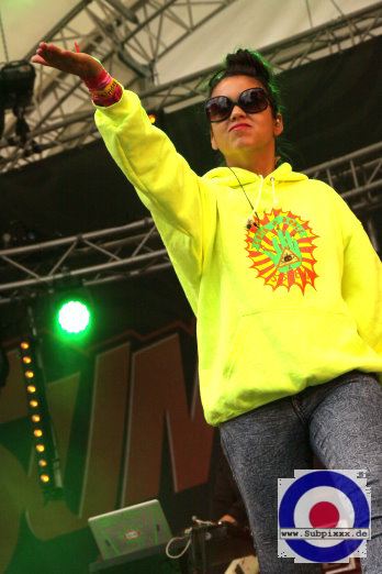 Bomba Estereo (CO) 27. Summer Jam Festival - Fuehlinger See, Koeln - Green Stage 08. Juli 2012 (6).JPG